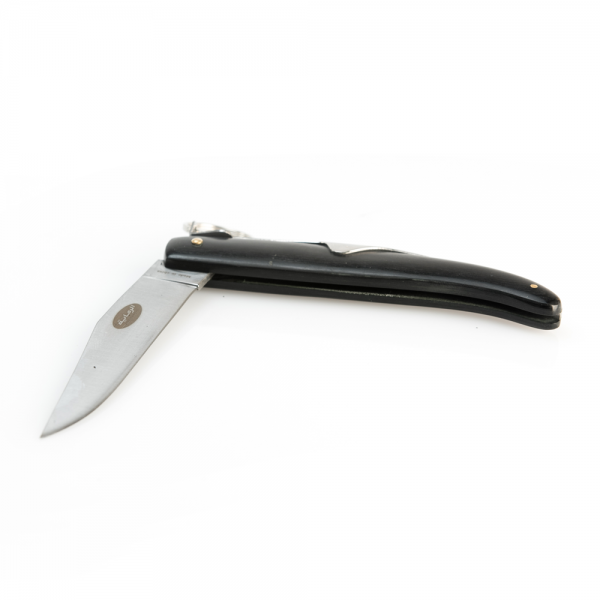 سكين من الرماية تستخدم في رحلات البر