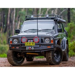 ARB 3416110صدام امامي مع بار نيسان سفاري1989-1997