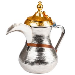 دلة منقوشة بغطاء ذهبي