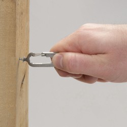 نايت ايز - أداة متعددة المهام فولاذية 8 في 1 | ميدالية مفاتيح 