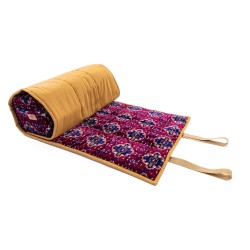 الرماية - جلسة بر بطراز شعبي تراثي عنابي (200×70) سم مع 2 مركا